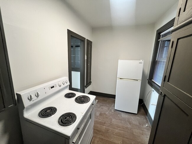 Foto del edificio - 16 N Broadway St