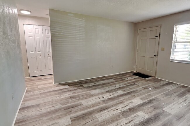 Foto del edificio - 5120 Taylor Ave