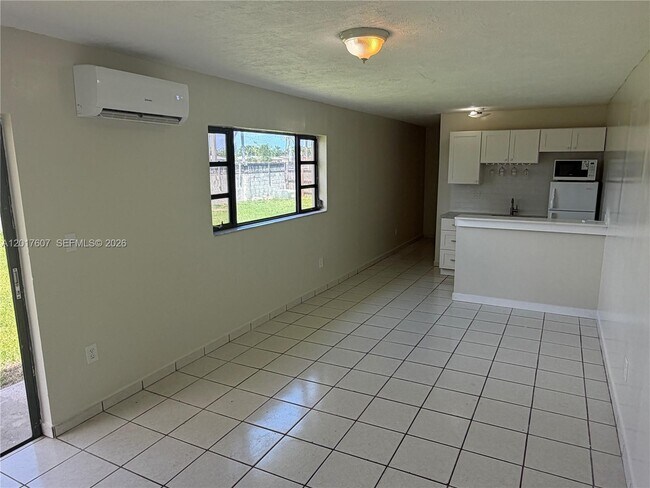 Foto del edificio - 10375 SW 152nd Terrace