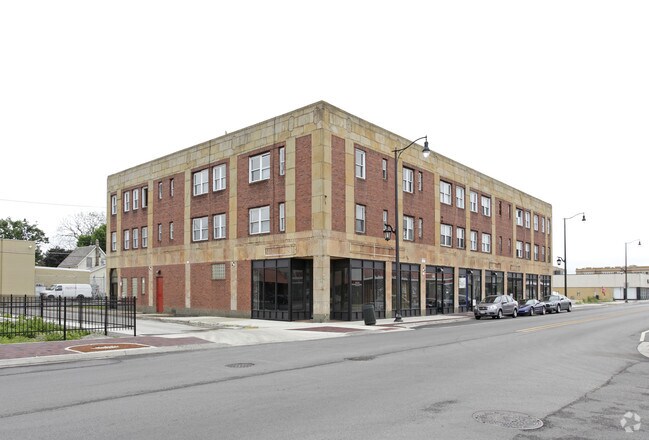Building Photo - 701 S 5th Ave