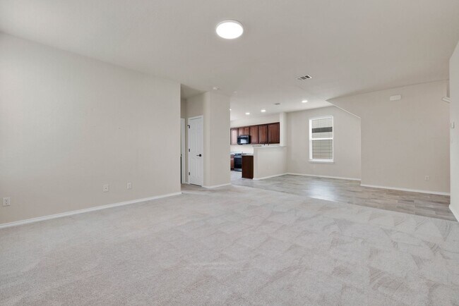 Building Photo - Modern Comfort Meets Style in This Spaciou...