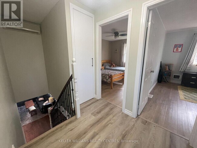 Photo du bâtiment - 271 George Dr