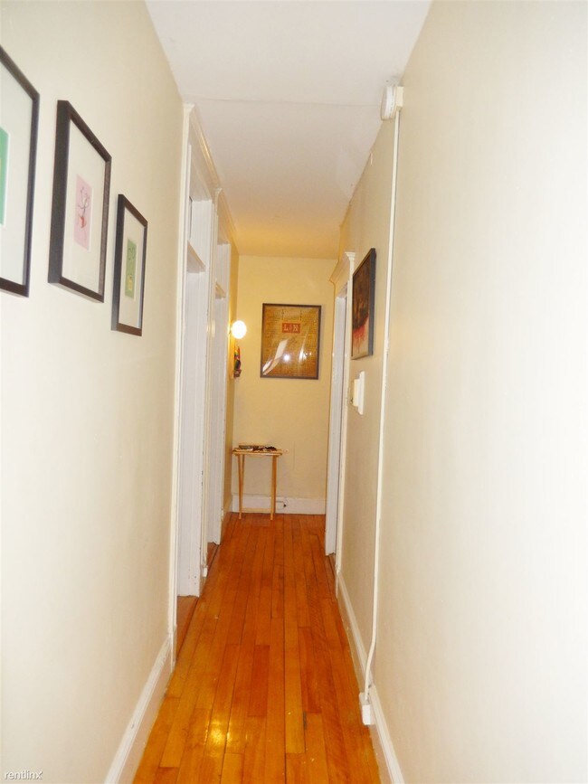 Building Photo - 2 br, 1 bath  - 222 South St