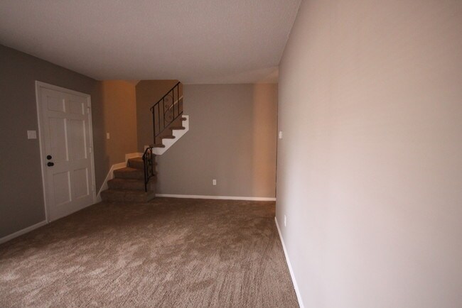 Building Photo - 5037 Knight Arnold Rd