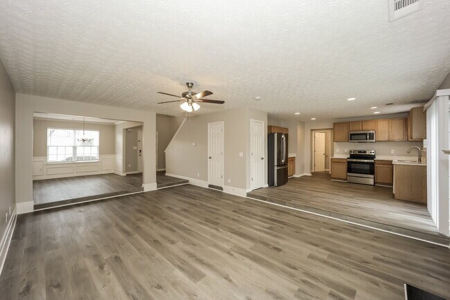 Foto del edificio - 218 Forrest Ln