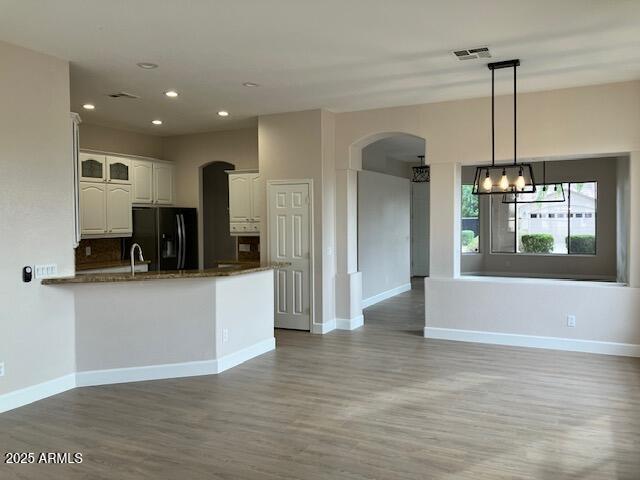 Foto del edificio - 338 W Helena Dr