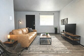 Building Photo - 126 Poplar St