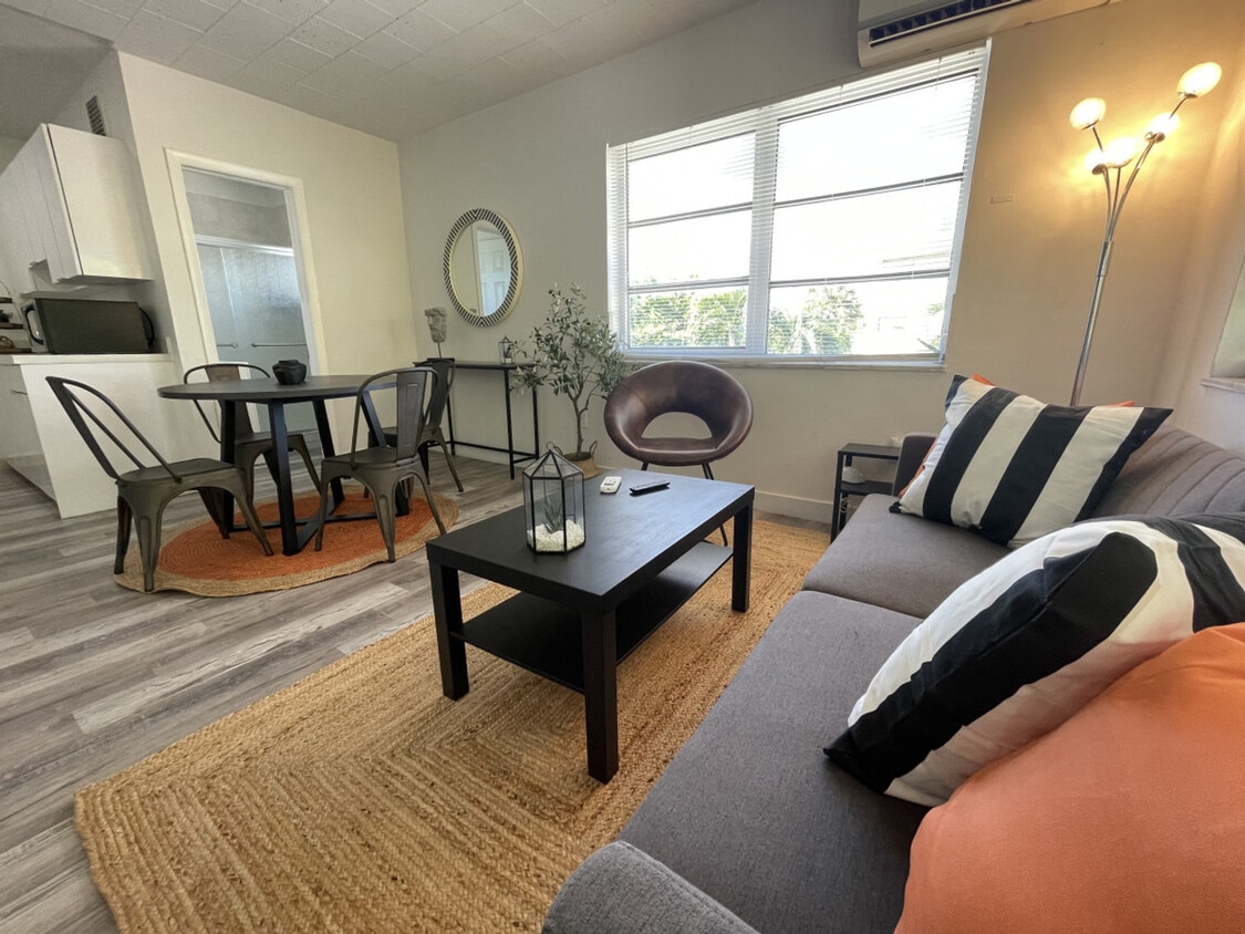 Foto principal - 2635 SW 24th Ave