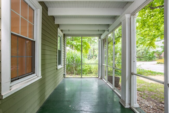 Building Photo - 4646 Rookwood Ave