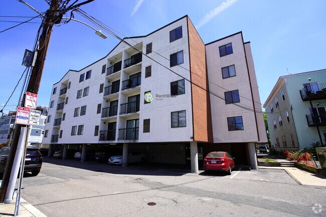 Building Photo - 16 Elmer St