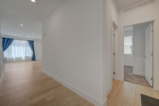 Building Photo - 5927 W Frias Ave