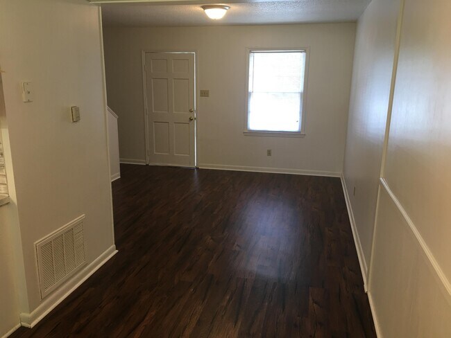 Building Photo - 1303 Eula St