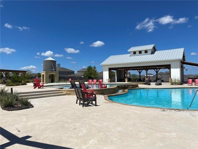 Foto del edificio - 19100 George Norris Dr