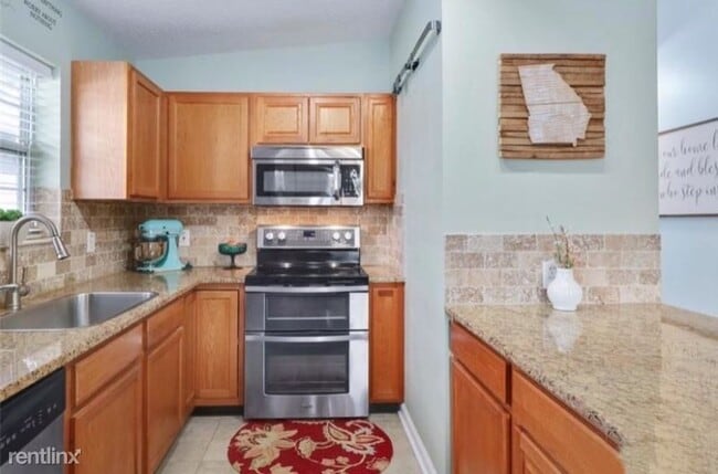 Building Photo - 3 br, 2 bath House - 133B Lewis Ave