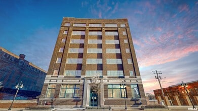 Building Photo - 812 SW Washington St