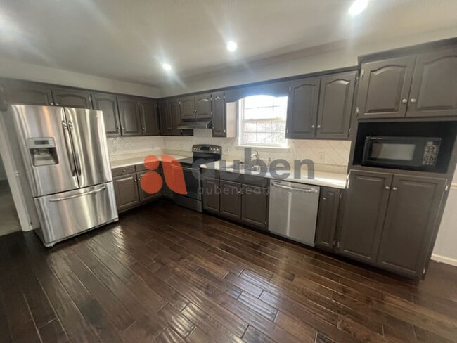 Building Photo - Charming 3 Bedroom 2.5 Bathroom in Ooltewah!