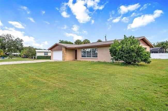 Building Photo - 2528 Waneta Dr