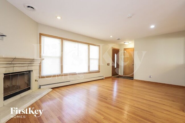 Building Photo - 3022 Sunnyside Ave