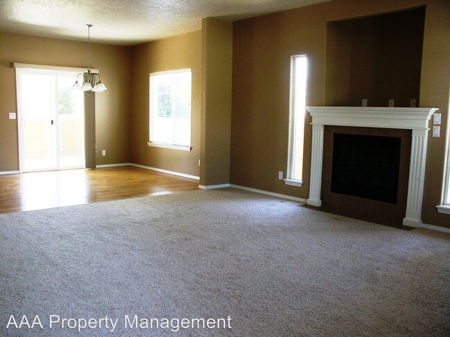Foto del edificio - 3043 N Blue Springs Ave