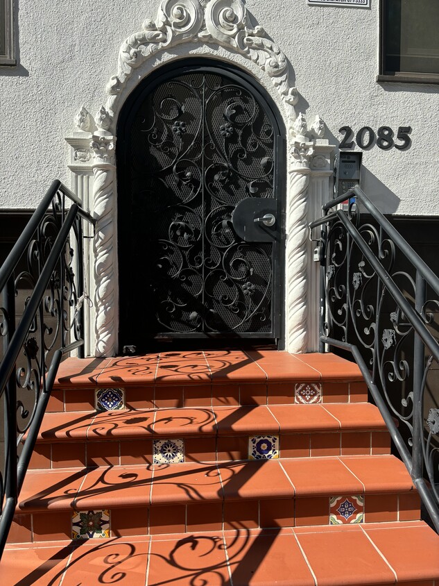 Primary Photo - 2085 Grant St