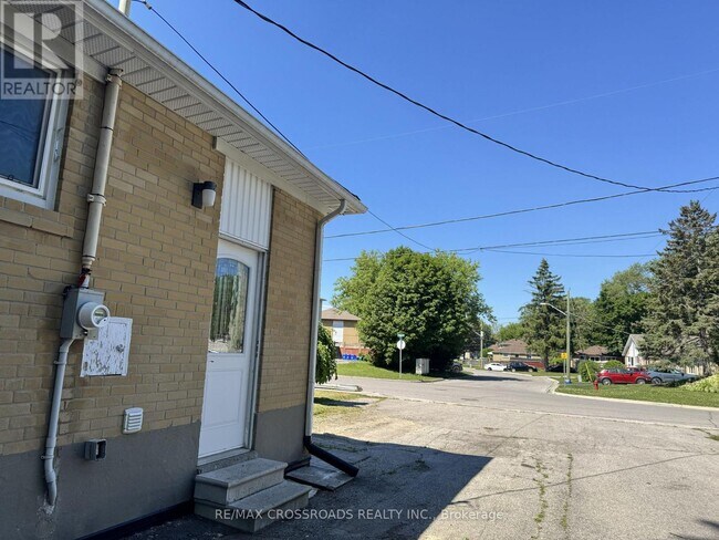Photo du bâtiment - 21 Davis Rd