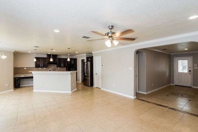 Foto del edificio - 13422 Solar Crest