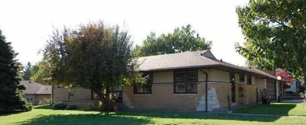Primary Photo - 4417 N University St