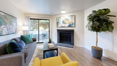 Interior Photo - Crown Pointe