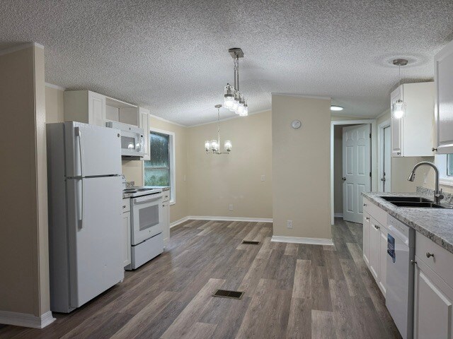 Foto del edificio - 4660 Creek Meadow Trail