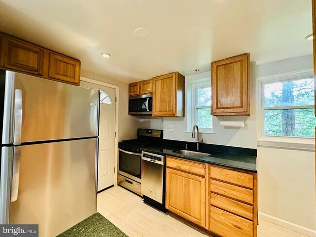 Foto del edificio - 2500 Lake Ave