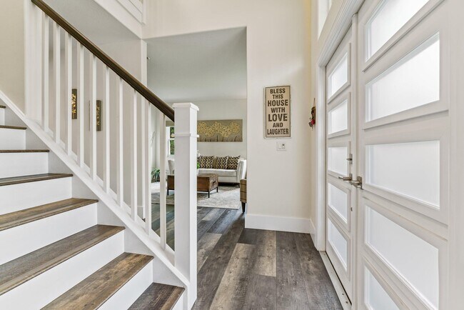 Foto del edificio - 230 Blackbird Ln