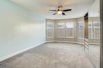 Building Photo - 11022 Avery Oaks Ln