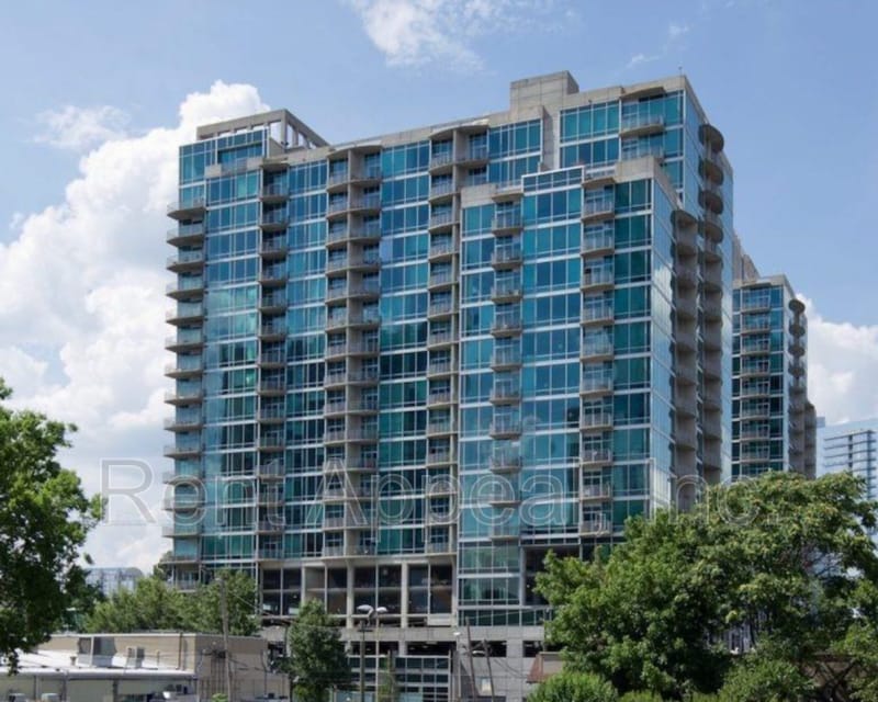 Photo - 943 Peachtree St NE