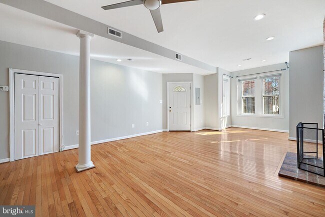Foto del edificio - 504 L St NE