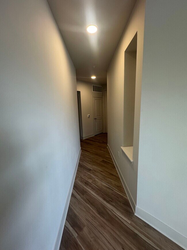 Building Photo - 1620 Everitt Trail