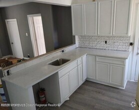 Building Photo - 154 Ridge Ave
