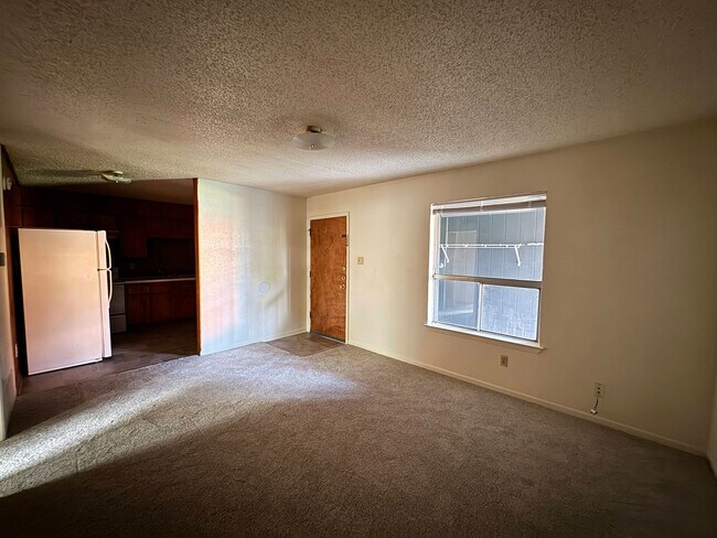 Foto del edificio - 425 W Avenue C