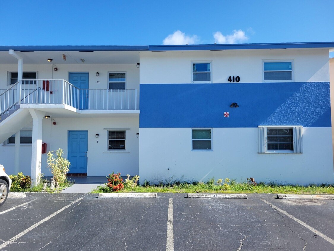 Building Photo - 410 W Palm St