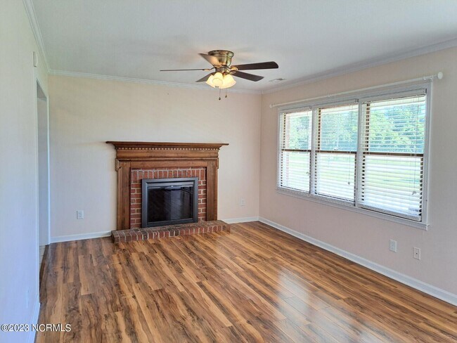 Building Photo - 2561 Belgrade-Swansboro Rd