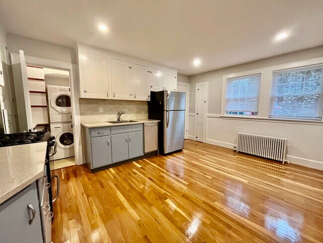 Foto del edificio - 94 Glendale Rd