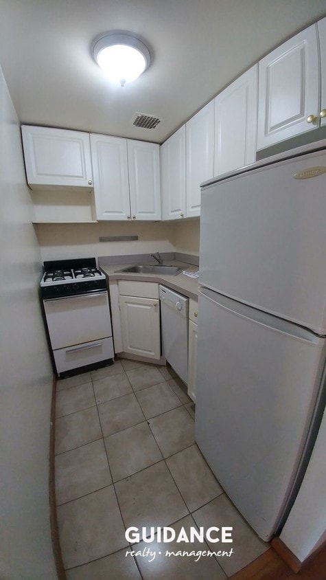 Primary Photo - 50 W 90th St