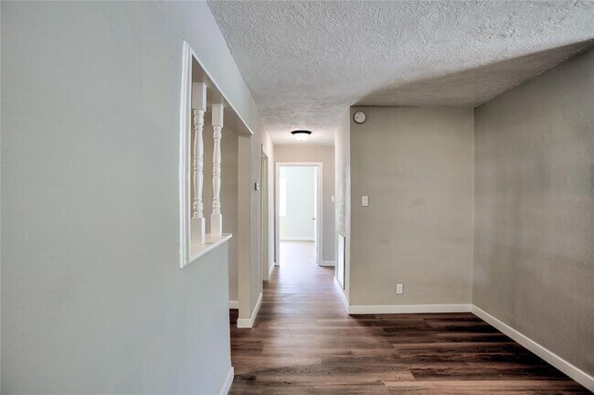 Building Photo - 2910 Robinson Blvd