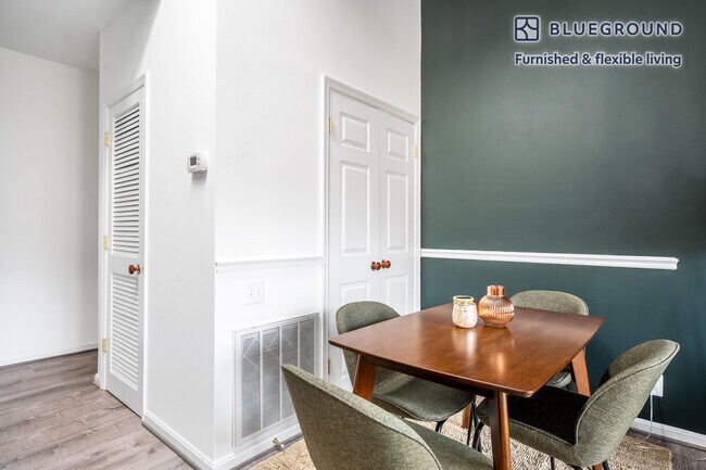 Foto del edificio - 1826 Vernon St NW