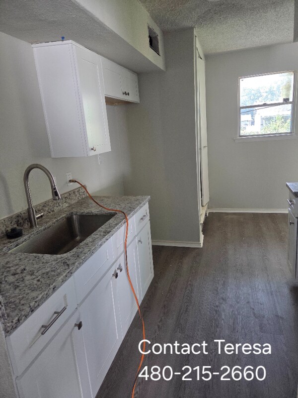 Building Photo - 4325 Chestnut Dr