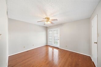 Building Photo - 7402 Alabonson Rd Building Photo - 7402 Alabonson Rd