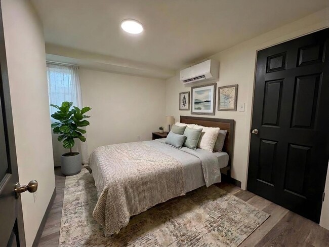 Building Photo - 202 S Lawrence St