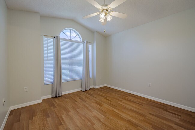 Foto del edificio - Bright & Airy 3bd/1.75bth in Quiet Neighbo...