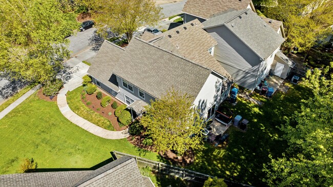 Building Photo - 860 Shoal Creek Trail