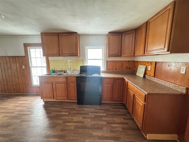 Building Photo - 54 Mary St