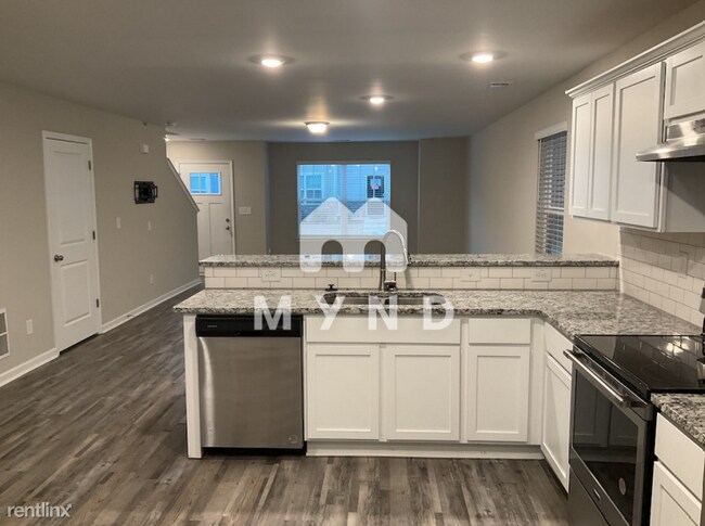 Building Photo - 4 br, 2.5 bath Townhome - 331 Ashigan St